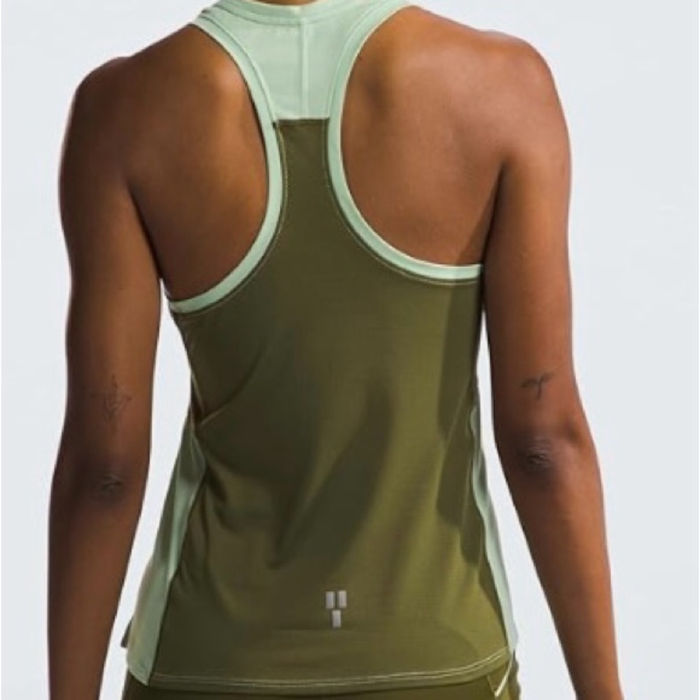 NWT North Face Women’s Sunriser Tank misty sage/forest olive, sz small, slim fit - Picture 9 of 10
